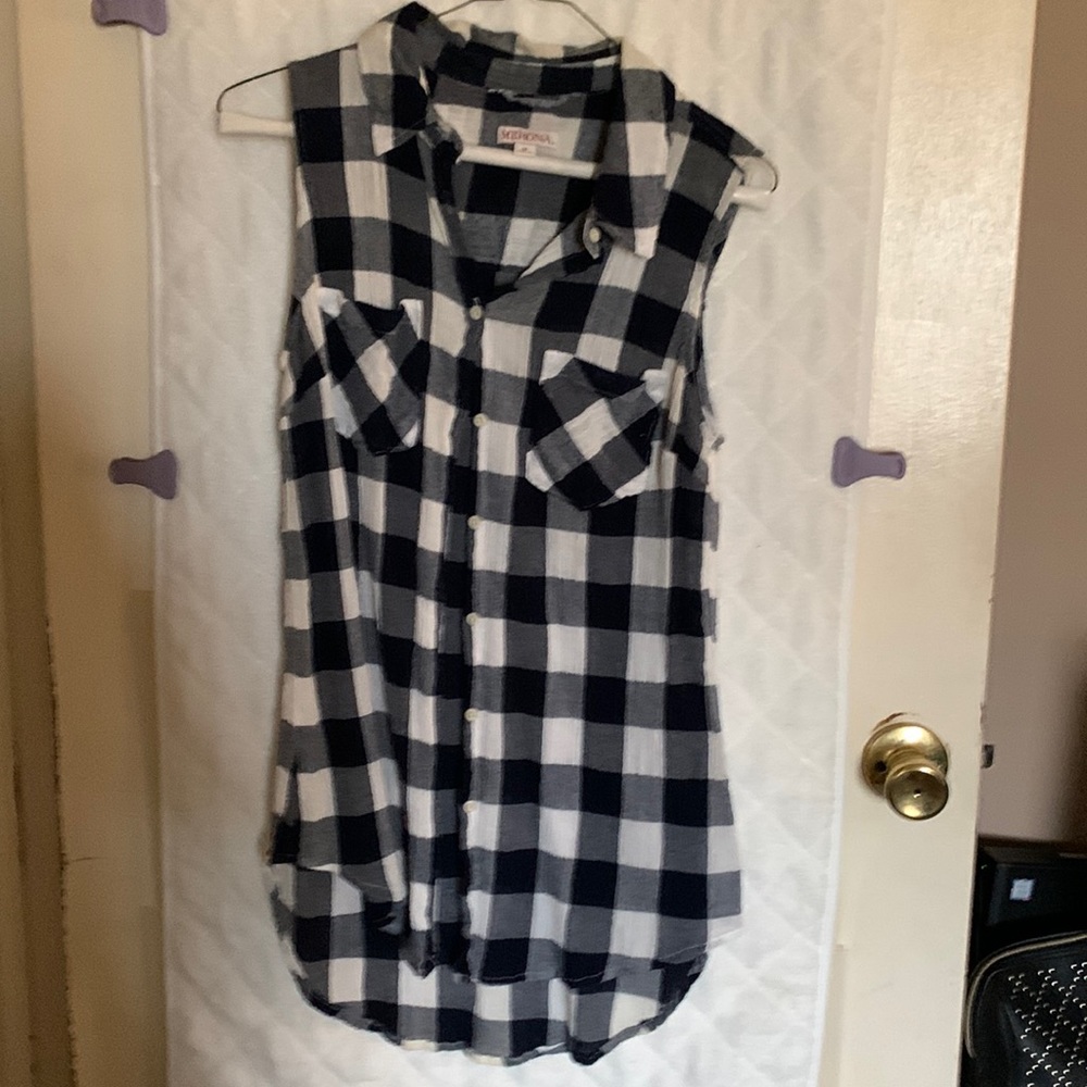 Woman’s Merona Sleeveless Medium